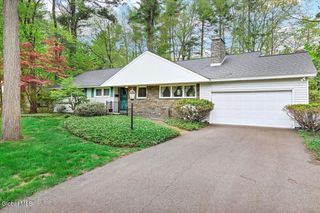 178 Westchester Drive S., Bethlehem, NY 12054