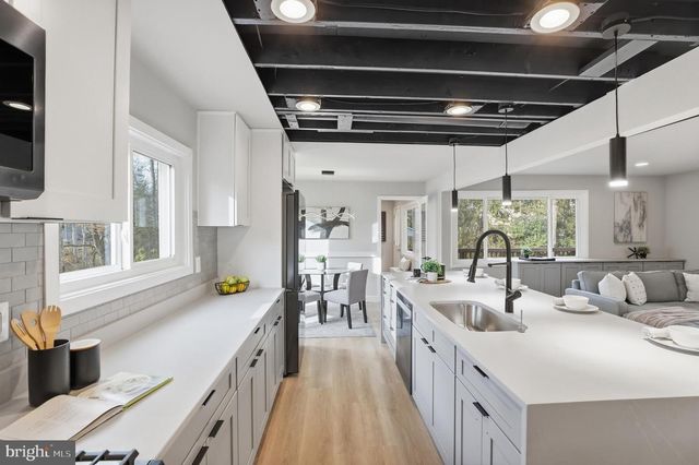 10512 ARROWOOD ST, Fairfax, VA 22032