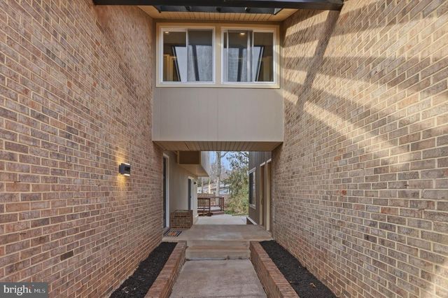 10512 ARROWOOD ST, Fairfax, VA 22032