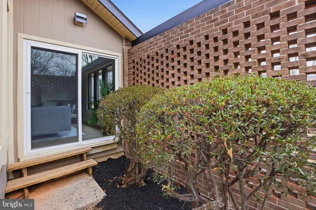 10512 ARROWOOD ST, Fairfax, VA 22032