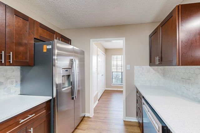 1908 N Irving Heights Drive, Irving, TX 75061