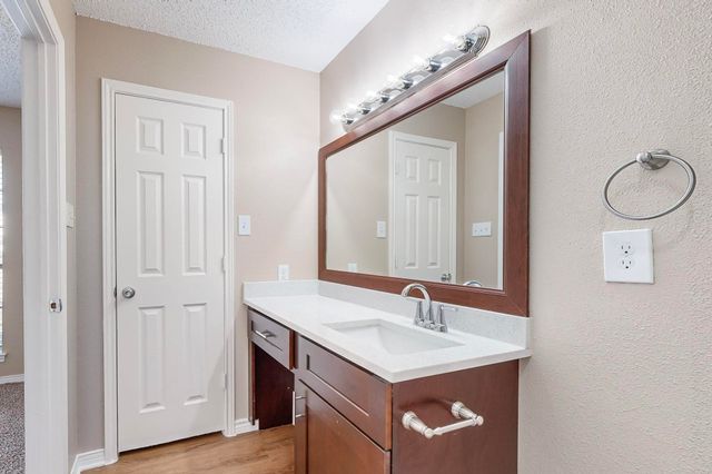 1908 N Irving Heights Drive, Irving, TX 75061