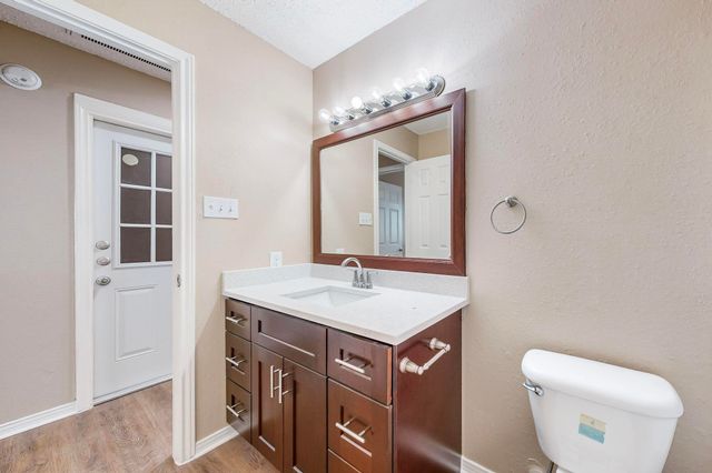 1908 N Irving Heights Drive, Irving, TX 75061