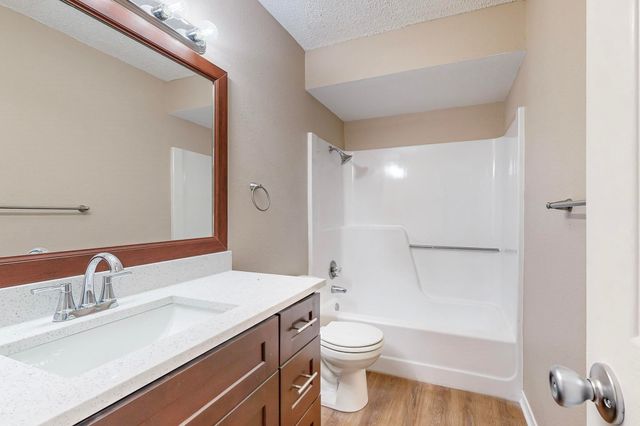 1908 N Irving Heights Drive, Irving, TX 75061