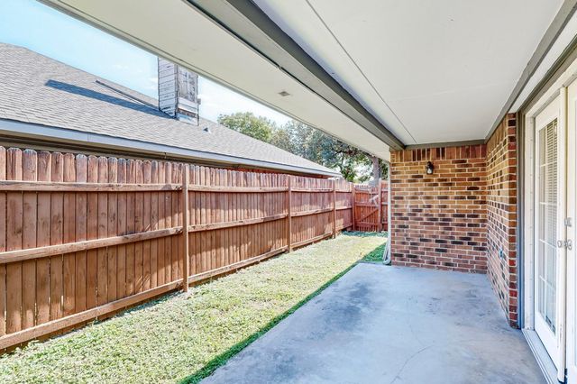 1908 N Irving Heights Drive, Irving, TX 75061