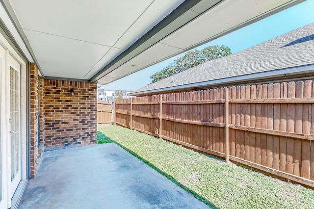 1908 N Irving Heights Drive, Irving, TX 75061