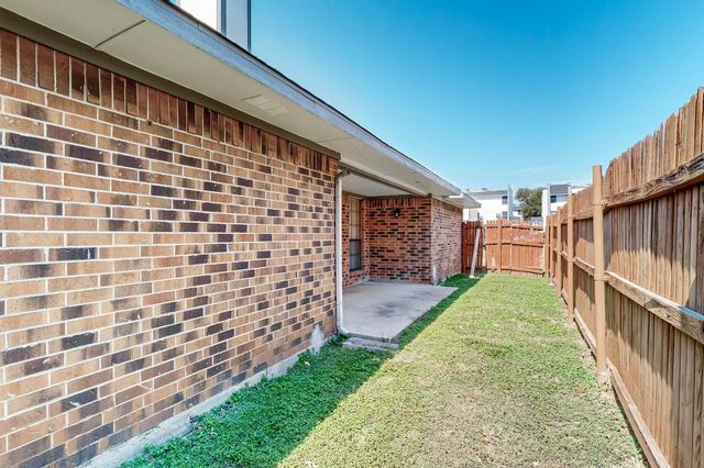 1908 N Irving Heights Drive, Irving, TX 75061