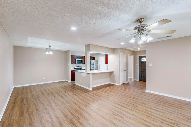 1908 N Irving Heights Drive, Irving, TX 75061