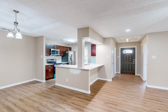 1908 N Irving Heights Drive, Irving, TX 75061