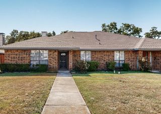 1908 N Irving Heights Drive, Irving, TX 75061