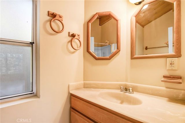 1063 Fawnskin, Fawnskin, CA 92333