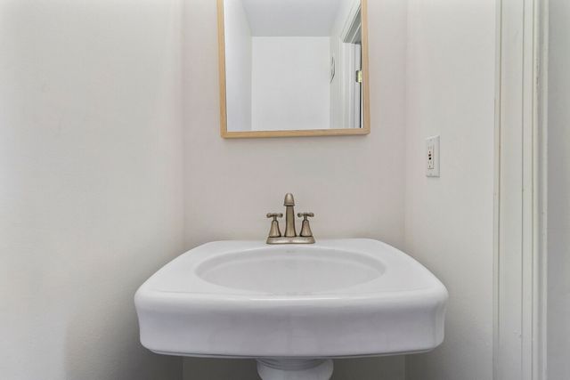 552 Savannah Highway 4, Charleston, SC 29407