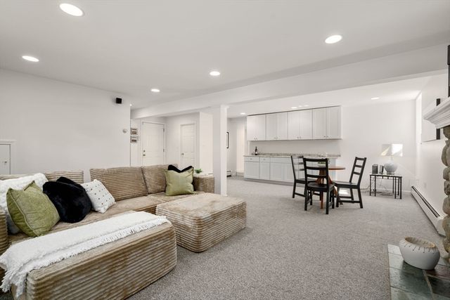 11 Harvard Circle, Needham, MA 02494