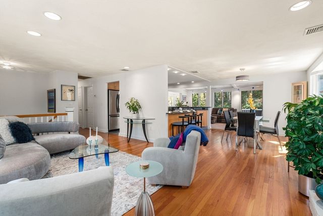 11 Harvard Circle, Needham, MA 02494