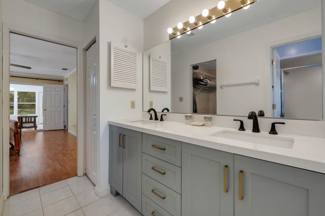 2975 BARCLAY Court, Tallahassee, FL 32309