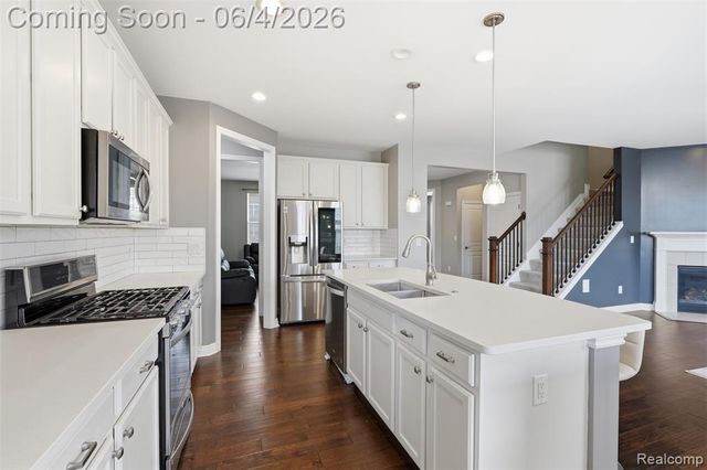 16308 Adelaide Drive, Macomb, MI 48044