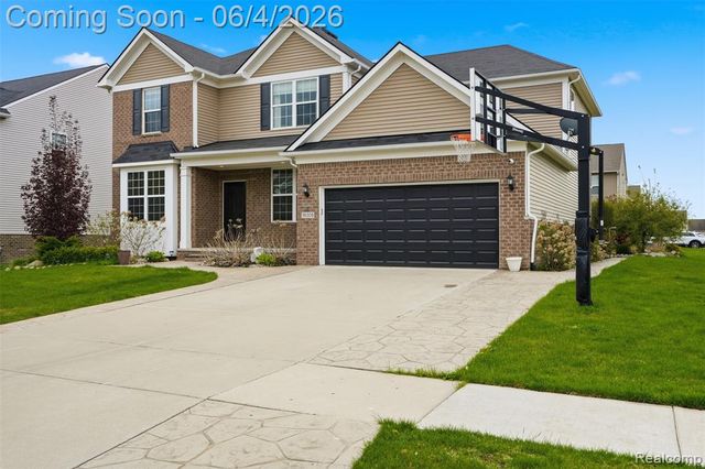 16308 Adelaide Drive, Macomb, MI 48044