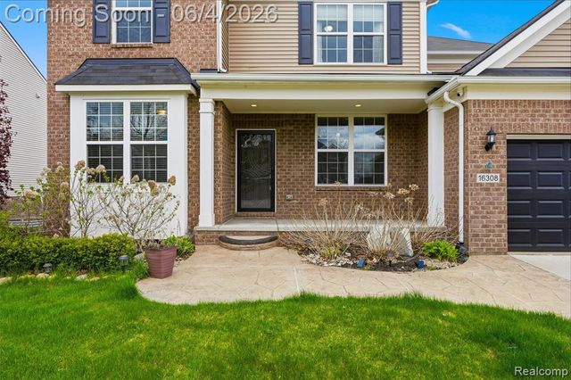 16308 Adelaide Drive, Macomb, MI 48044