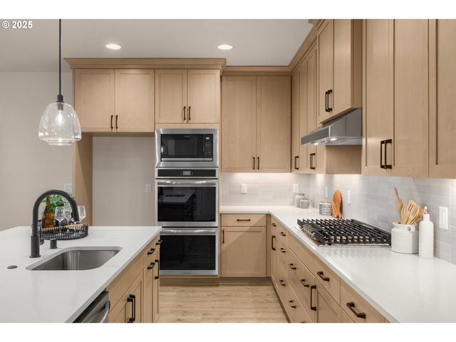 4200 N 15th Way, Ridgefield, WA 98642