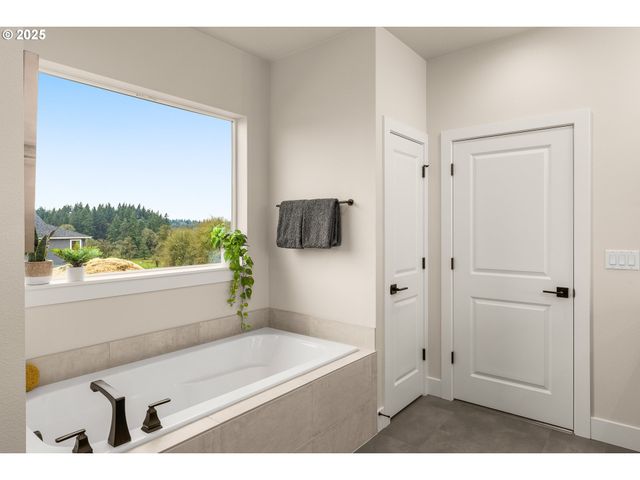 4200 N 15th Way, Ridgefield, WA 98642