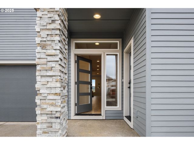 4200 N 15th Way, Ridgefield, WA 98642