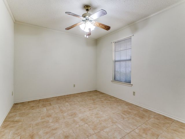 928 Old Mill Circle, Irving, TX 75061