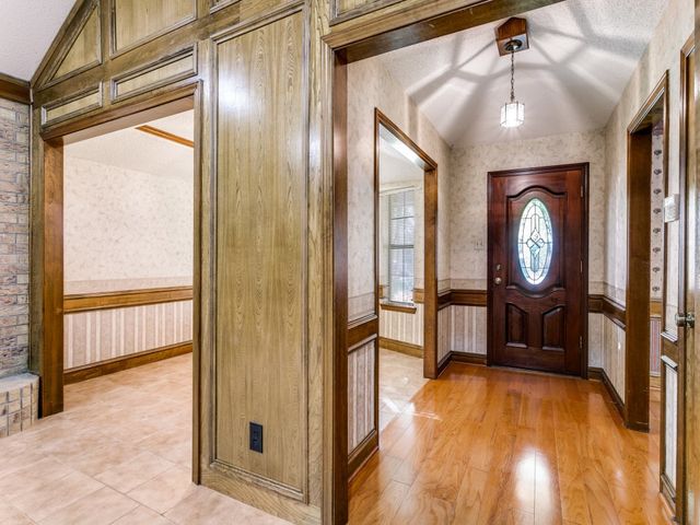 928 Old Mill Circle, Irving, TX 75061