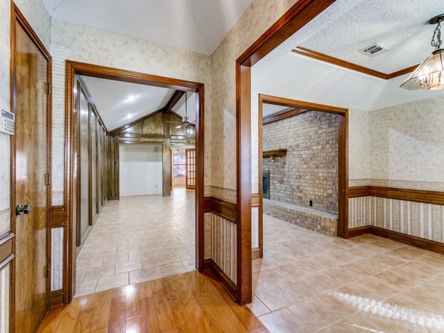 928 Old Mill Circle, Irving, TX 75061