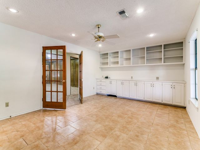 928 Old Mill Circle, Irving, TX 75061