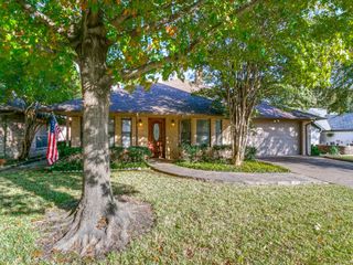 928 Old Mill Circle, Irving, TX 75061
