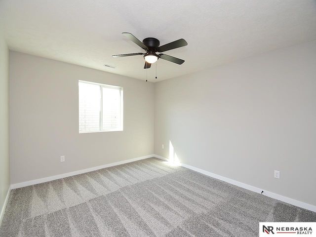 9434 Duckhorn Drive, Lincoln, NE 68526