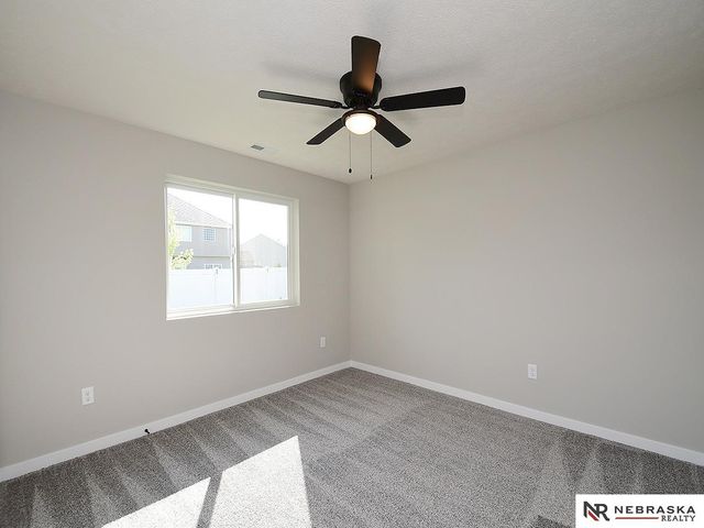 9434 Duckhorn Drive, Lincoln, NE 68526