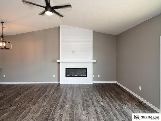 9434 Duckhorn Drive, Lincoln, NE 68526