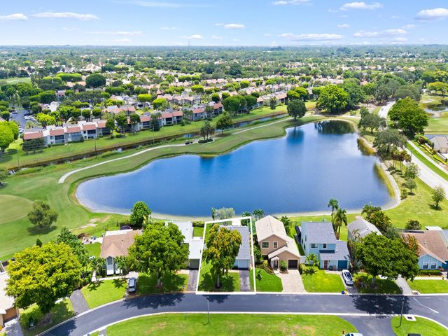5705 Northpointe Ln, Boynton Beach, FL 33437
