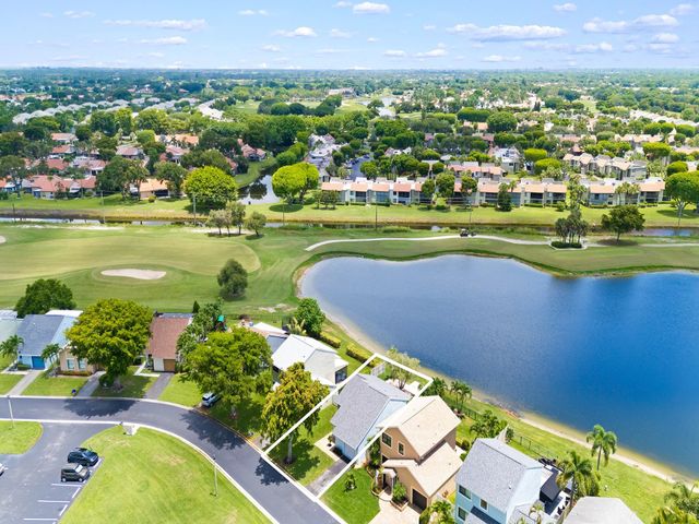 5705 Northpointe Ln, Boynton Beach, FL 33437