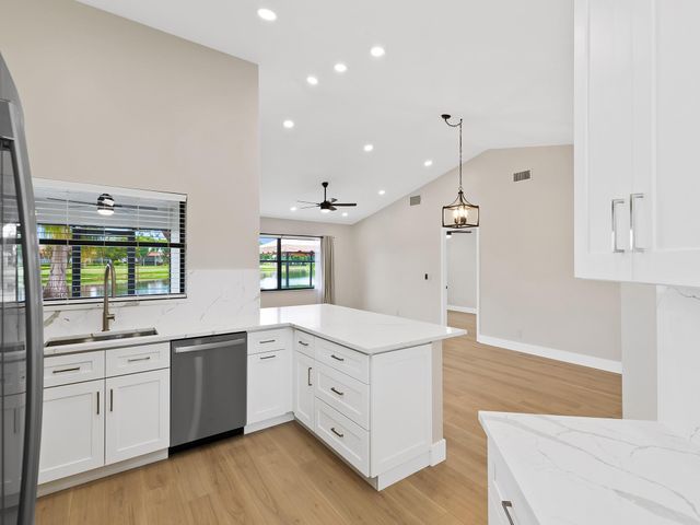 5705 Northpointe Ln, Boynton Beach, FL 33437