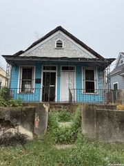 222 Brooks, San Antonio, TX 78208