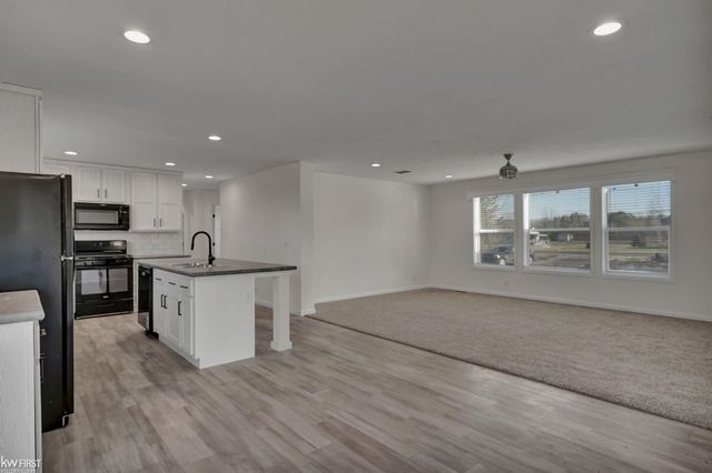 5165 N Irish Road, Davison, MI 48423