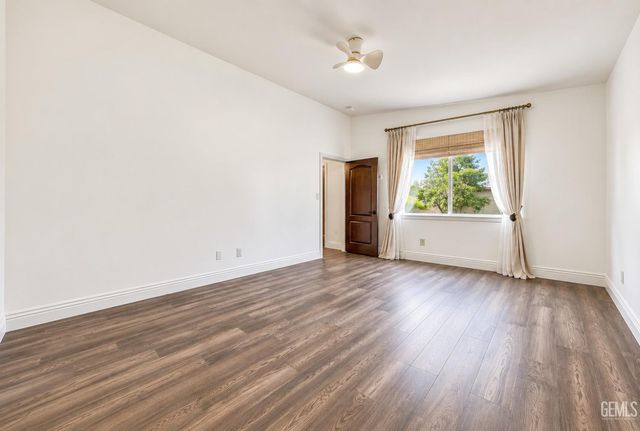 10304 Crandon Park Drive, Bakersfield, CA 93312