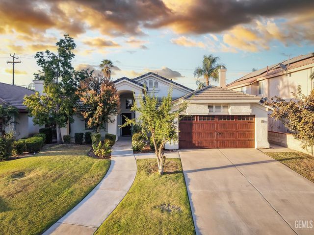 10304 Crandon Park Drive, Bakersfield, CA 93312