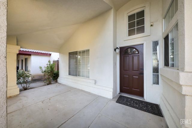 10304 Crandon Park Drive, Bakersfield, CA 93312
