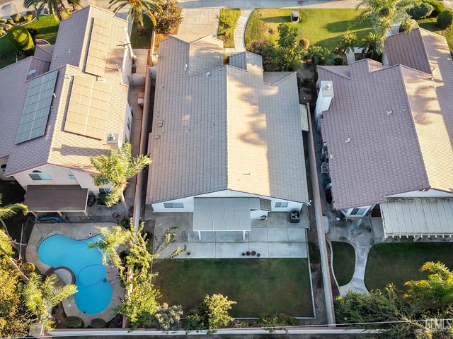 10304 Crandon Park Drive, Bakersfield, CA 93312