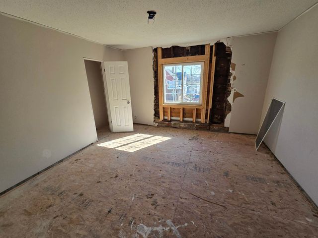 406-408 Gladys Street, Waterloo, IA 50702