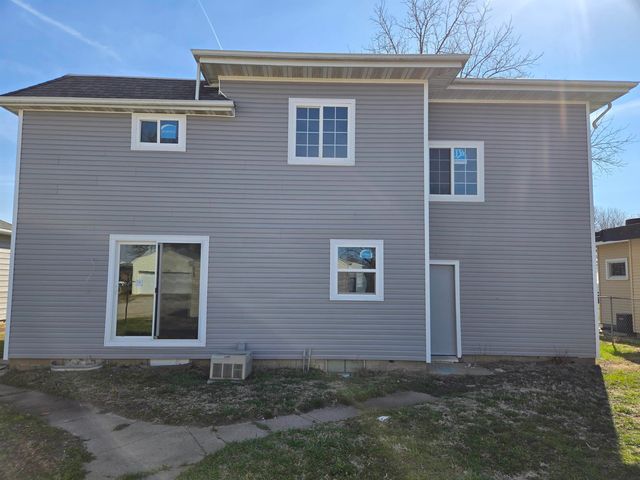 406-408 Gladys Street, Waterloo, IA 50702