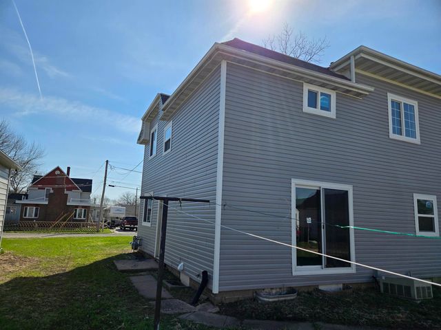 406-408 Gladys Street, Waterloo, IA 50702