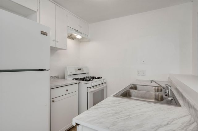 1303 E Saint Johns Ave, Austin, TX 78752