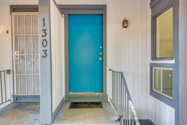 1303 E Saint Johns Ave, Austin, TX 78752