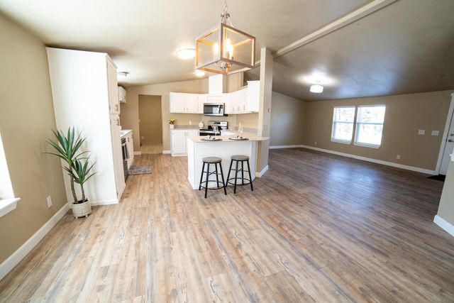 21395 Chasing Cattle Lane, Bend, OR 97701