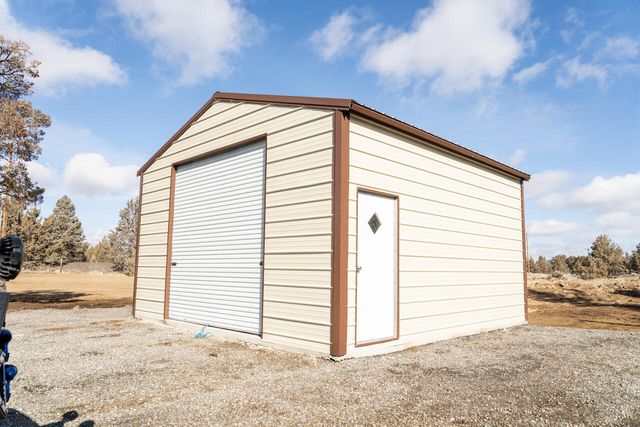 21395 Chasing Cattle Lane, Bend, OR 97701