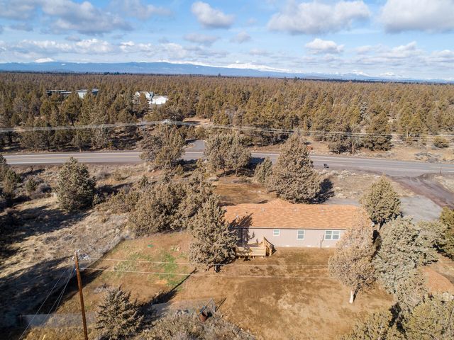 21395 Chasing Cattle Lane, Bend, OR 97701